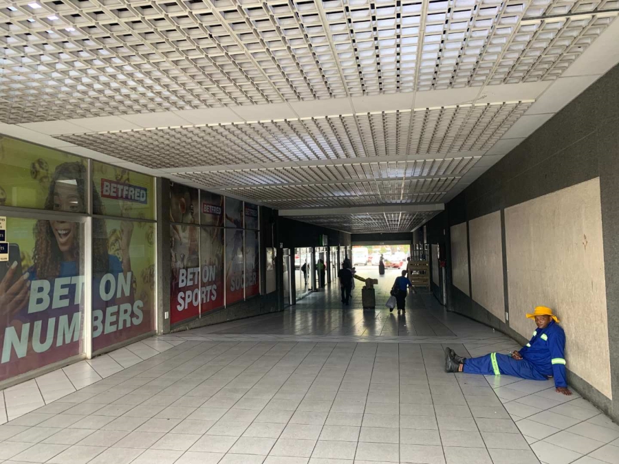 To Let commercial Property for Rent in De Kuilen Western Cape